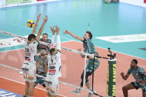 Plotnytskyi in attacco