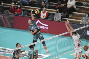 Plotnyskyi in attacco