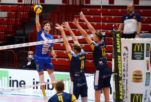 Gallo vs muro di Patriarca e Van Dijk