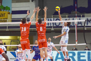 Pallonetto di Ferrini su muro di Pistolesi e Sighinolfi