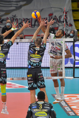 Attacco Lucarelli