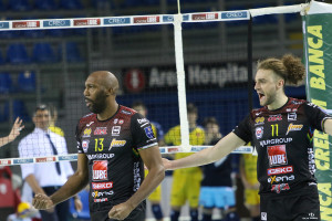 Cucine Lube Volley - La grinta del centrale Robertlandy Simon e dell'opposto Kamil Rychlicki