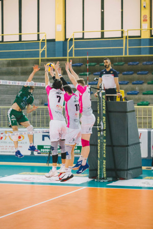 MURO A TRE: PIAZZA, FRATTINI E BREUNING