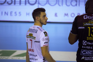 Balaso guarda il tabellone