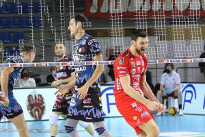 Cucine Lube Civitanova - la carica del centrale Simone Anzani