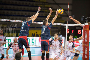 Coscione ed Alletti a muro per Taranto