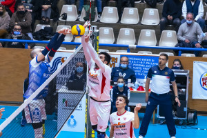 Contrasto a rete tra Ferraro e Galaverna