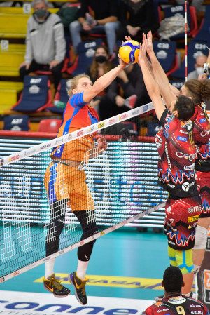 Donovan DZAVORONOK attacco 