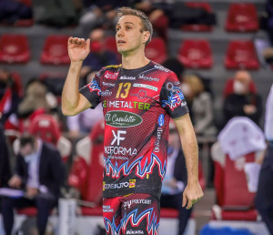 Massimo Colaci parla ai compagni