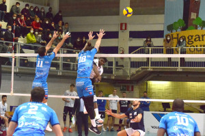 Attacco di Arinze su muro di Sighinolfi e Botto