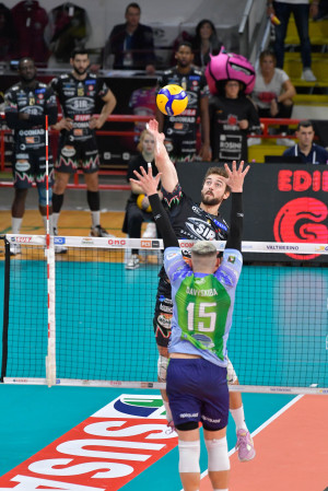 Kamil RYCHLICKI attacco