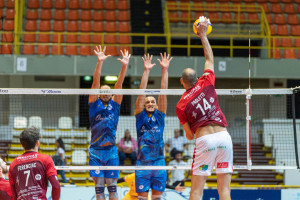 Paoletti attacca