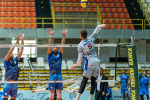 Marzolla attacca