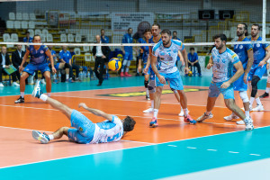 Leone salva la palla