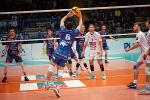 Ricezione in palleggio per Martinez
