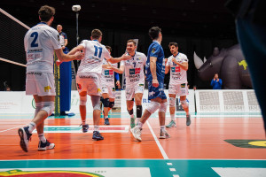 Maccabruni e Guastamacchia si scambiano il 