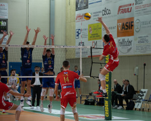 Bovolenta in fase di attacco