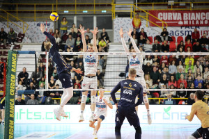 muro Reggers, attacco Mozic