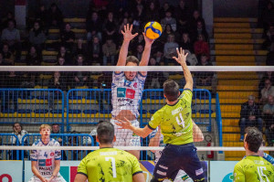 Mozzato a muro su Baratti
