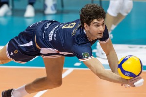Bartolucci difende una palla