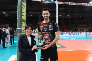Adis Lagumdzija premiato Credem Banca MVP delle Semifinali Play Off