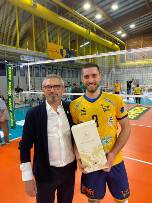Flemma premiato come MVP dal presidente Silvestri