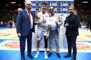 RECINE MVP DEL PUBBLICO
