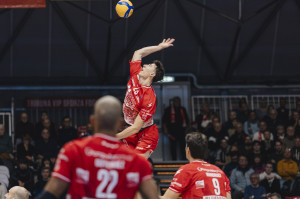 Super attacco dell'opposto di Piacenza, Alessandro Bovolenta.