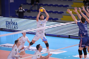 Di Silvestre attacca
