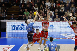 Attacco di Jordi Ramon. 