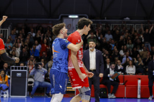 Esultanza Domenico Pace con Efe Mandiraci. 